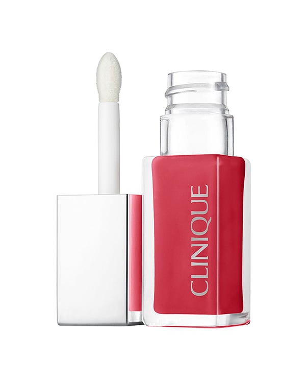 Lip Tint e Blush Liquido Pop™, Um lip tint dois em um que entrega um toque suave do nosso icônico tom Black Honey nos lábios e nas maçãs do rosto